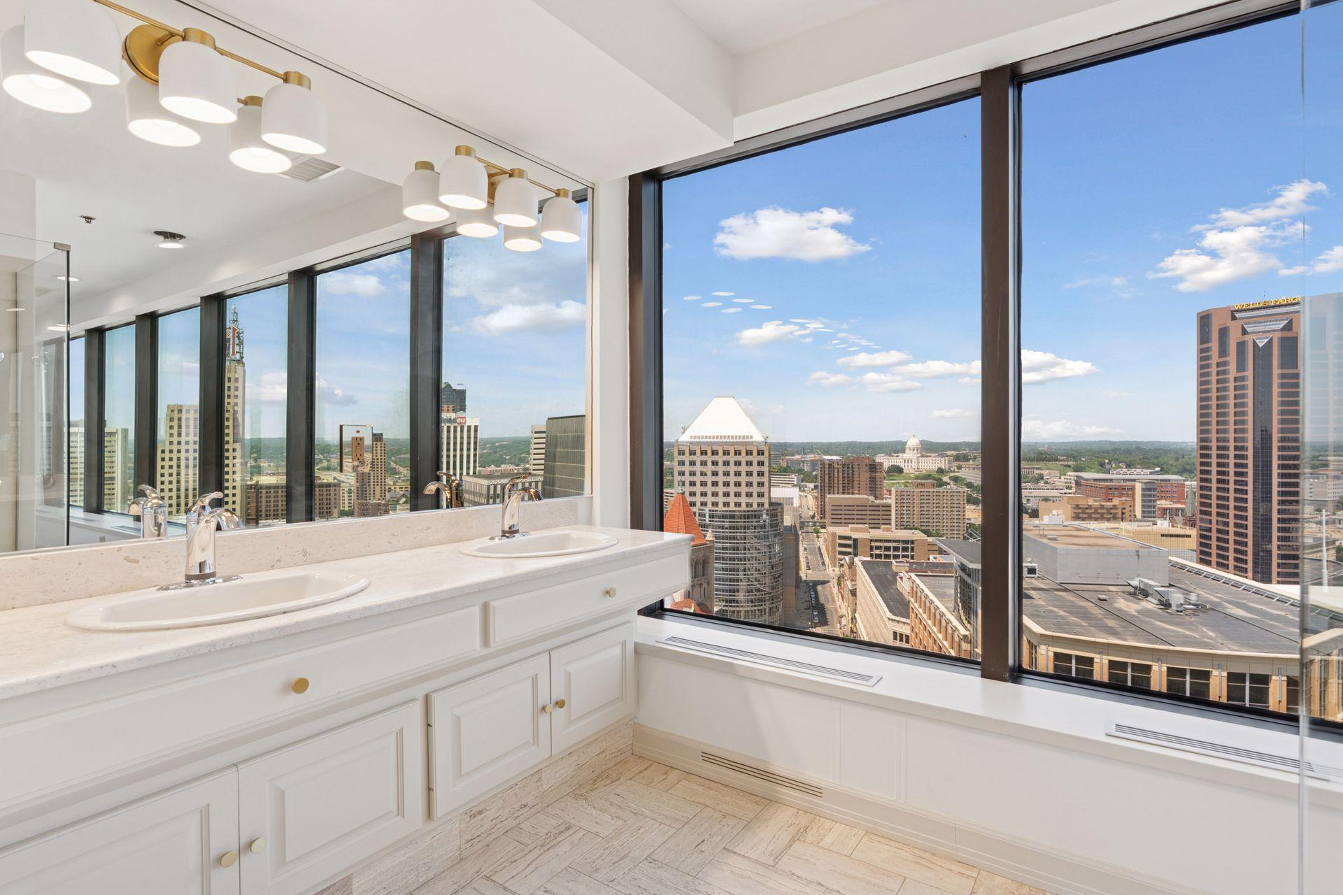 59 4th Street W Unit: 21C