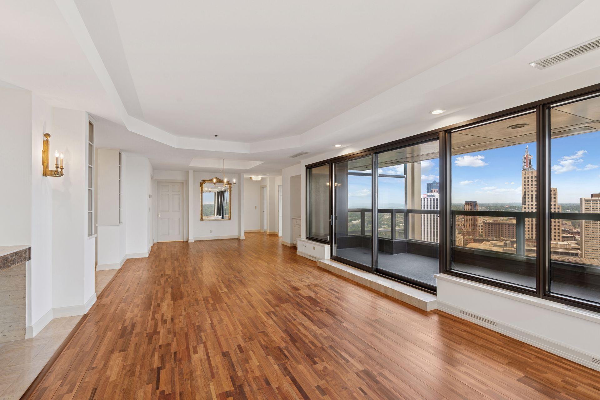 59 4th Street W Unit: 21C