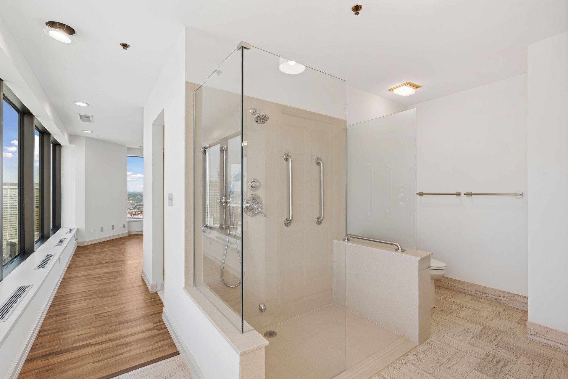 59 4th Street W Unit: 21C