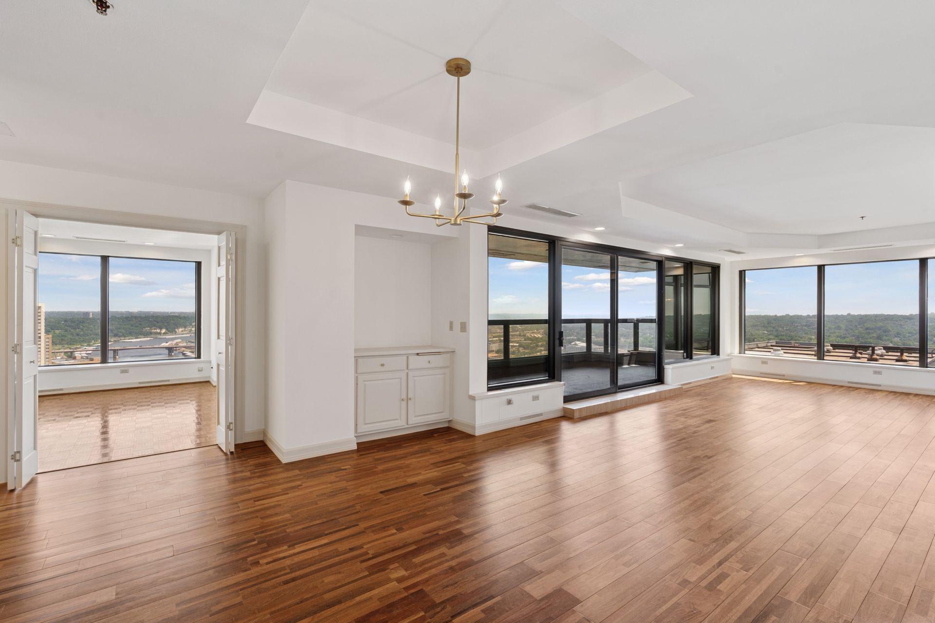 59 4th Street W Unit: 21C