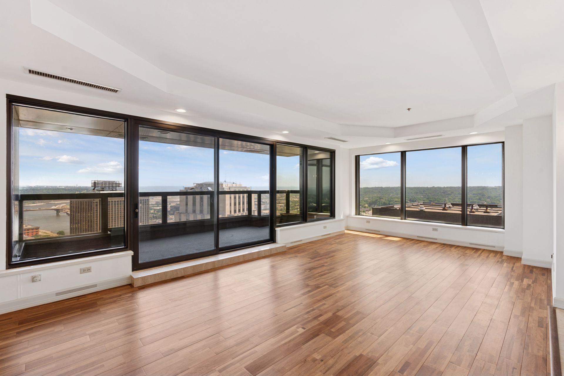 59 4th Street W Unit: 21C