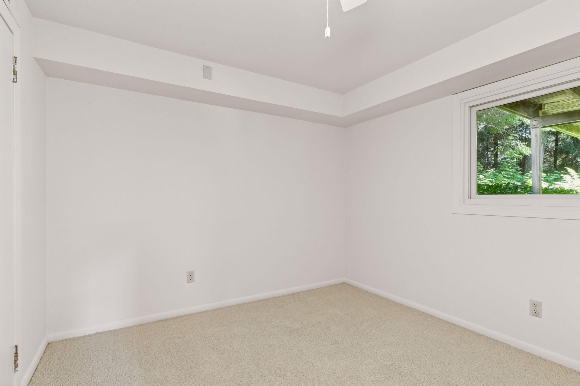 102 W Kraft Road