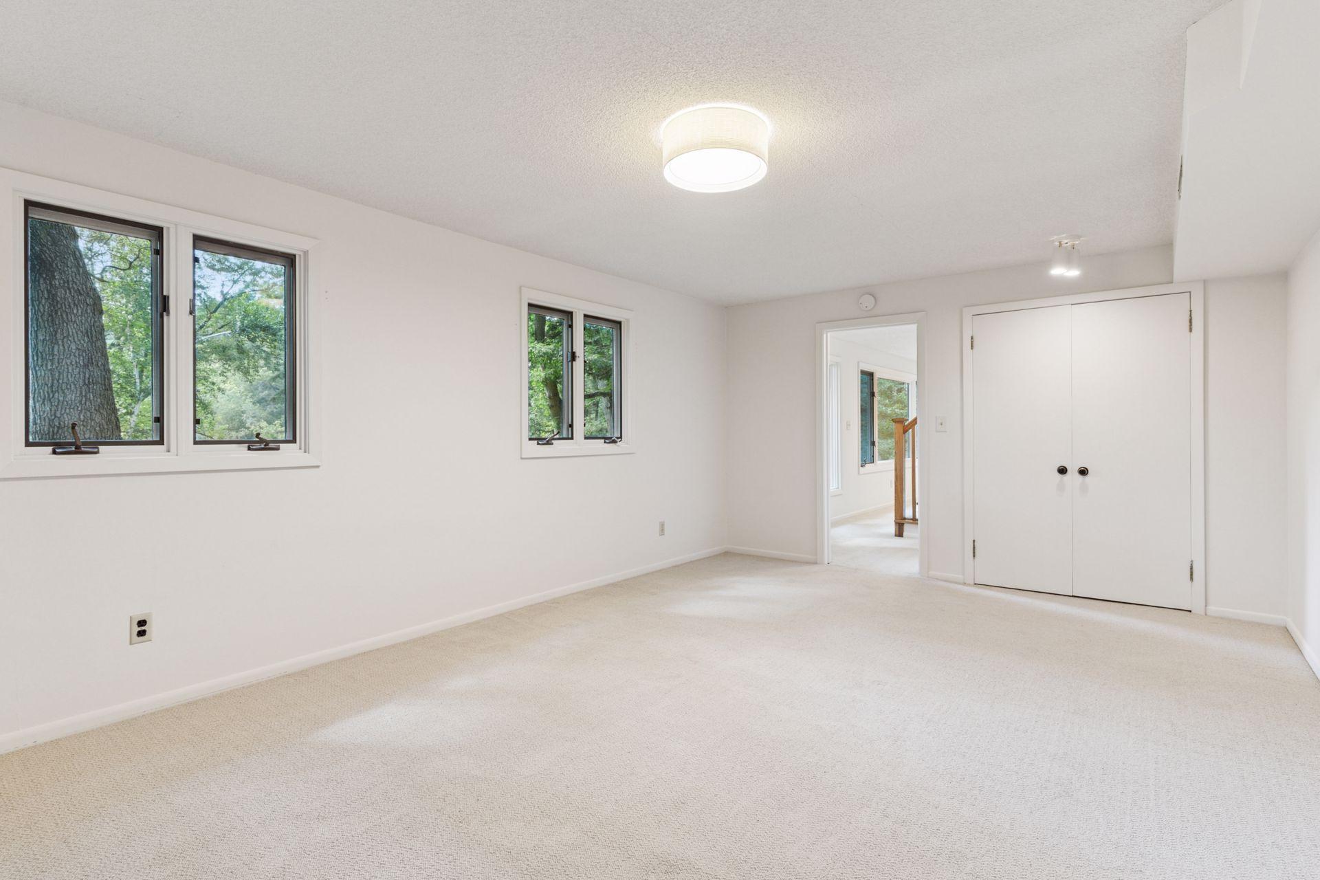 102 W Kraft Road