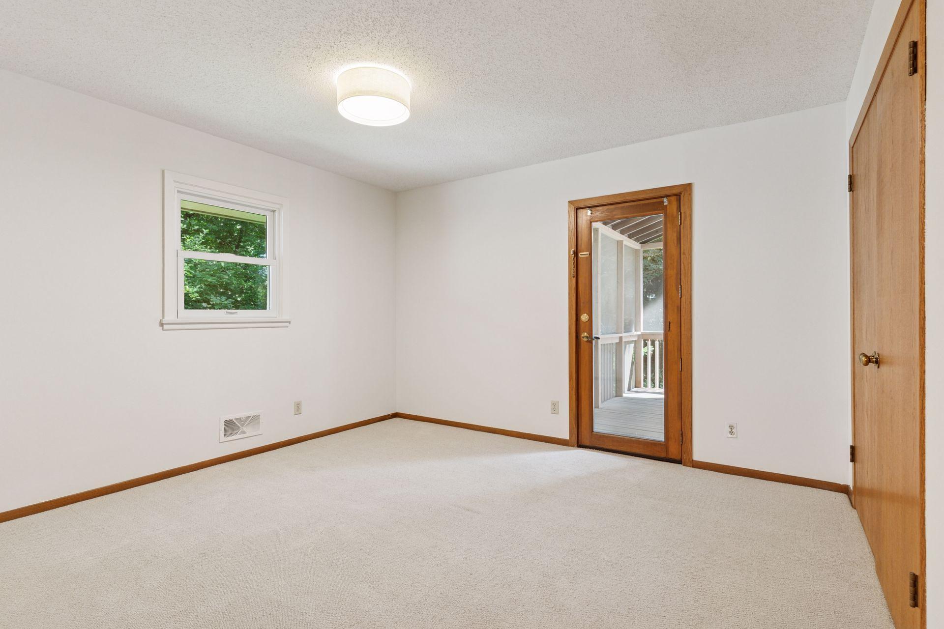 102 W Kraft Road