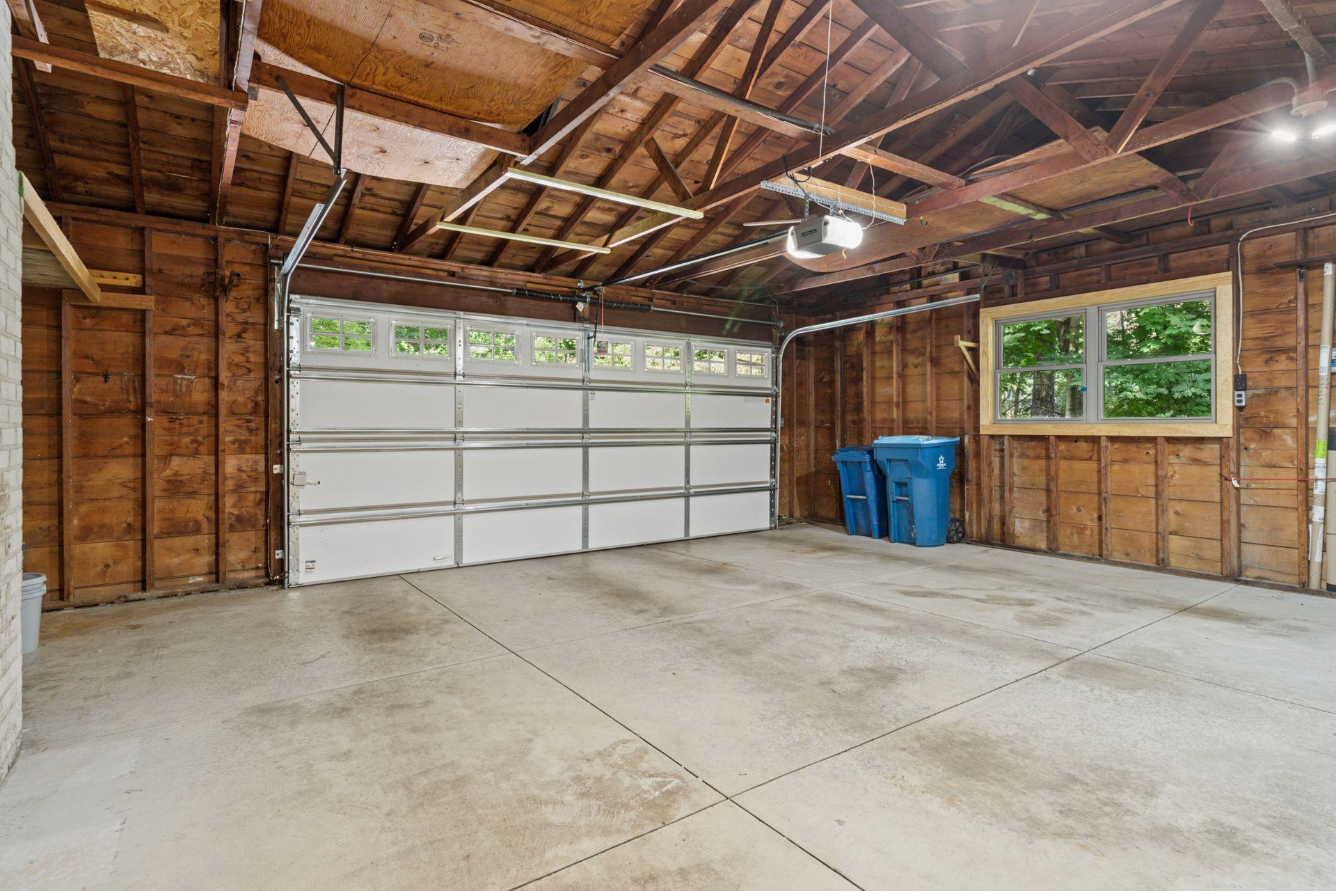 102 W Kraft Road