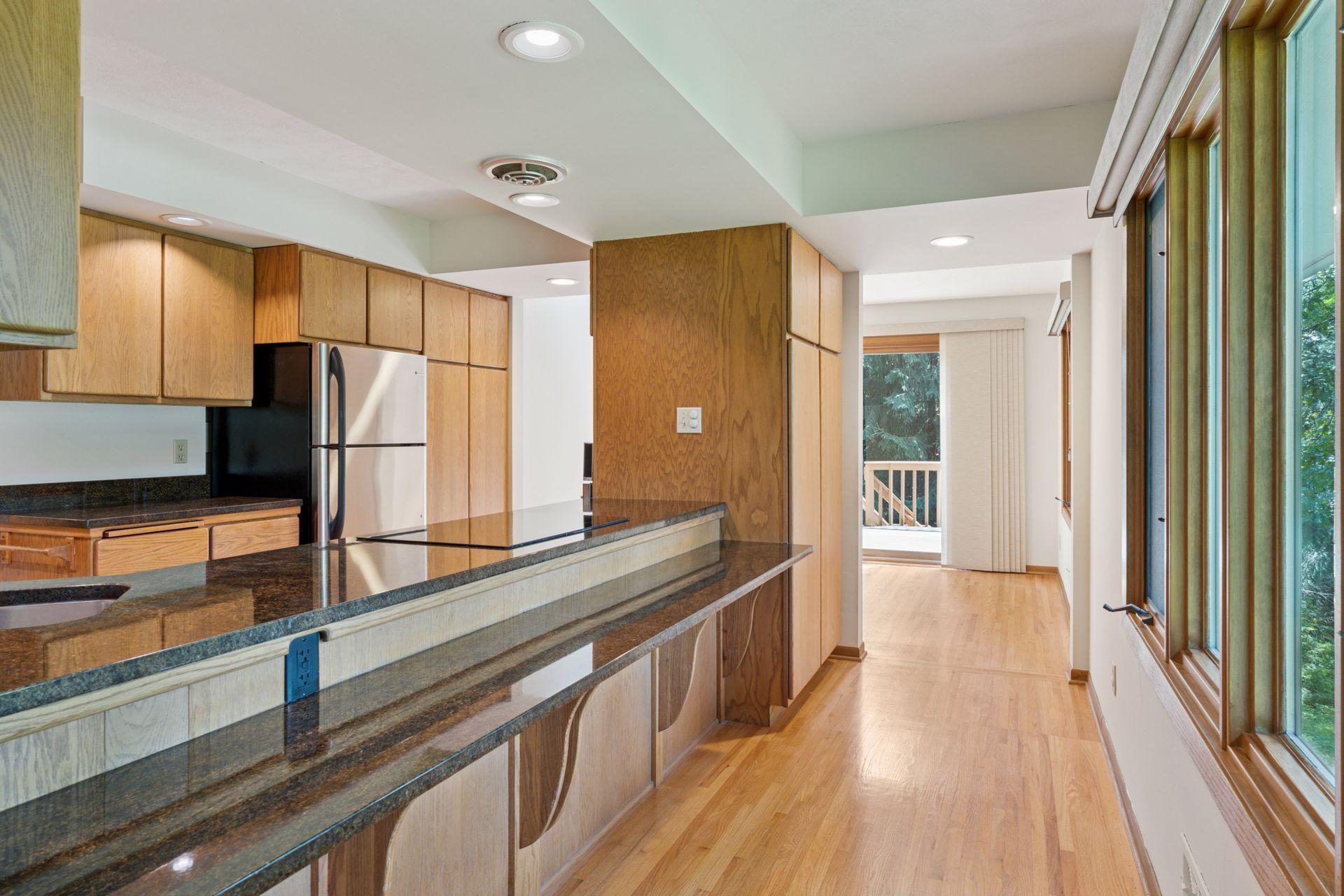 102 W Kraft Road