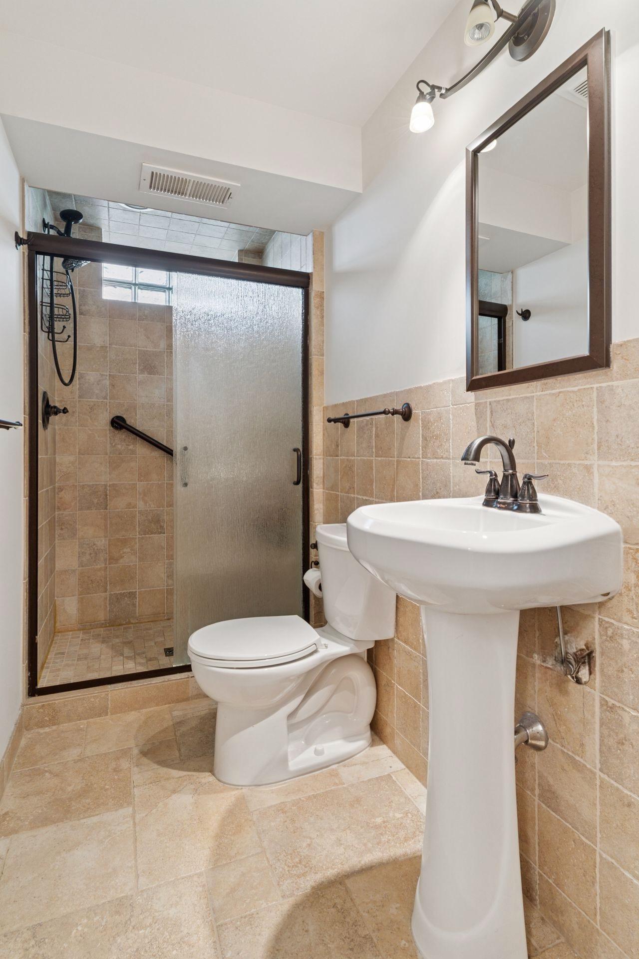 102 W Kraft Road