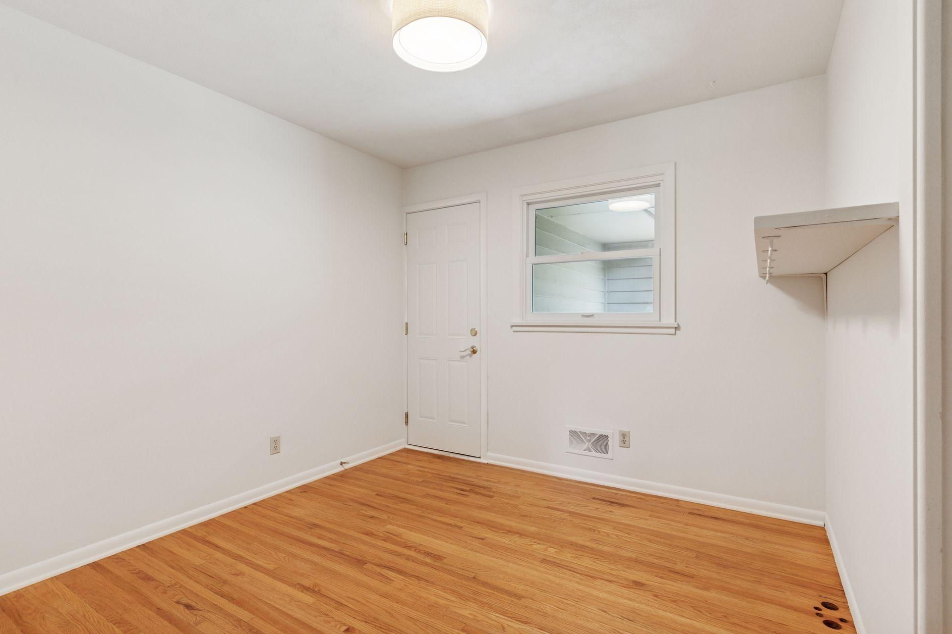 102 W Kraft Road