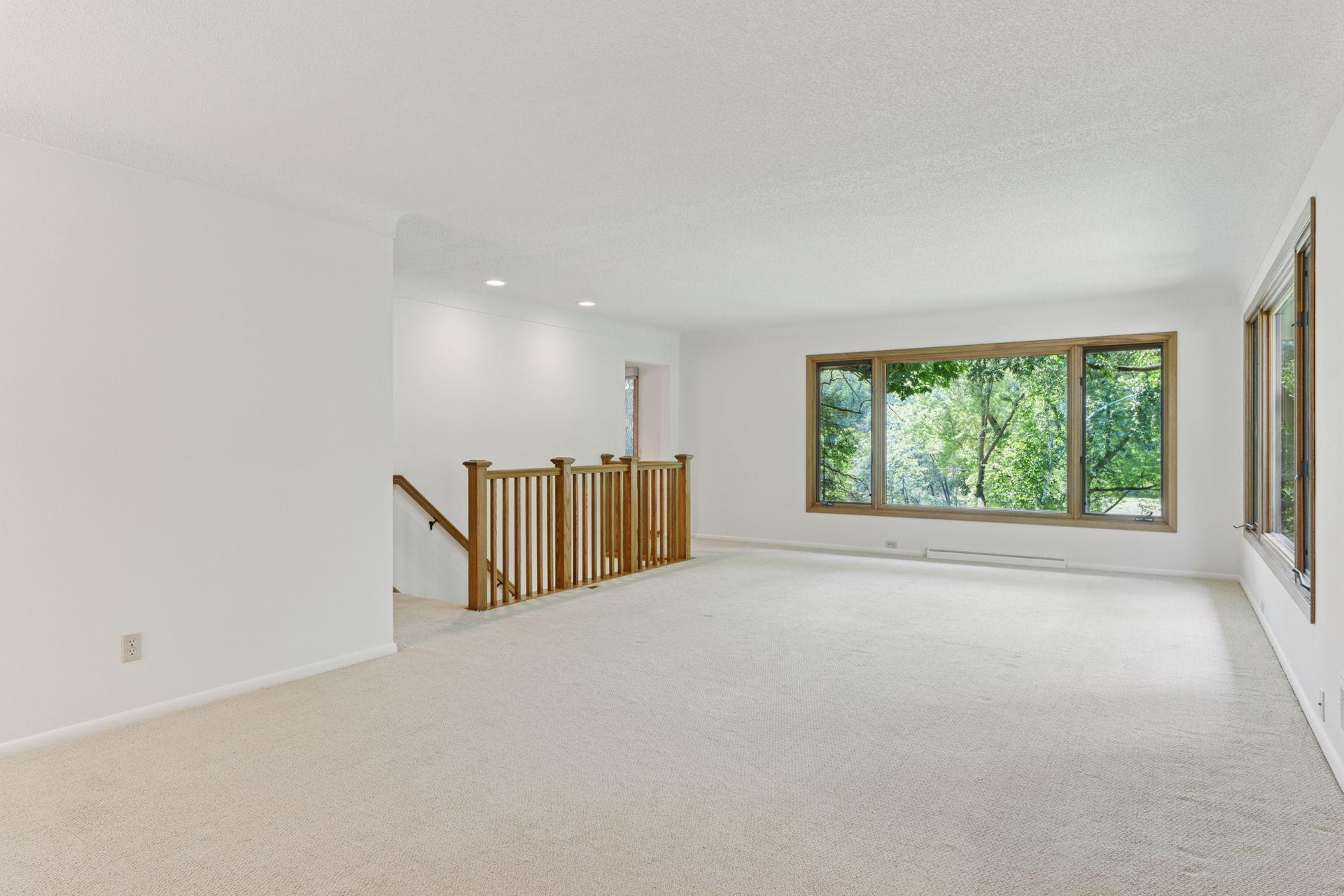 102 W Kraft Road
