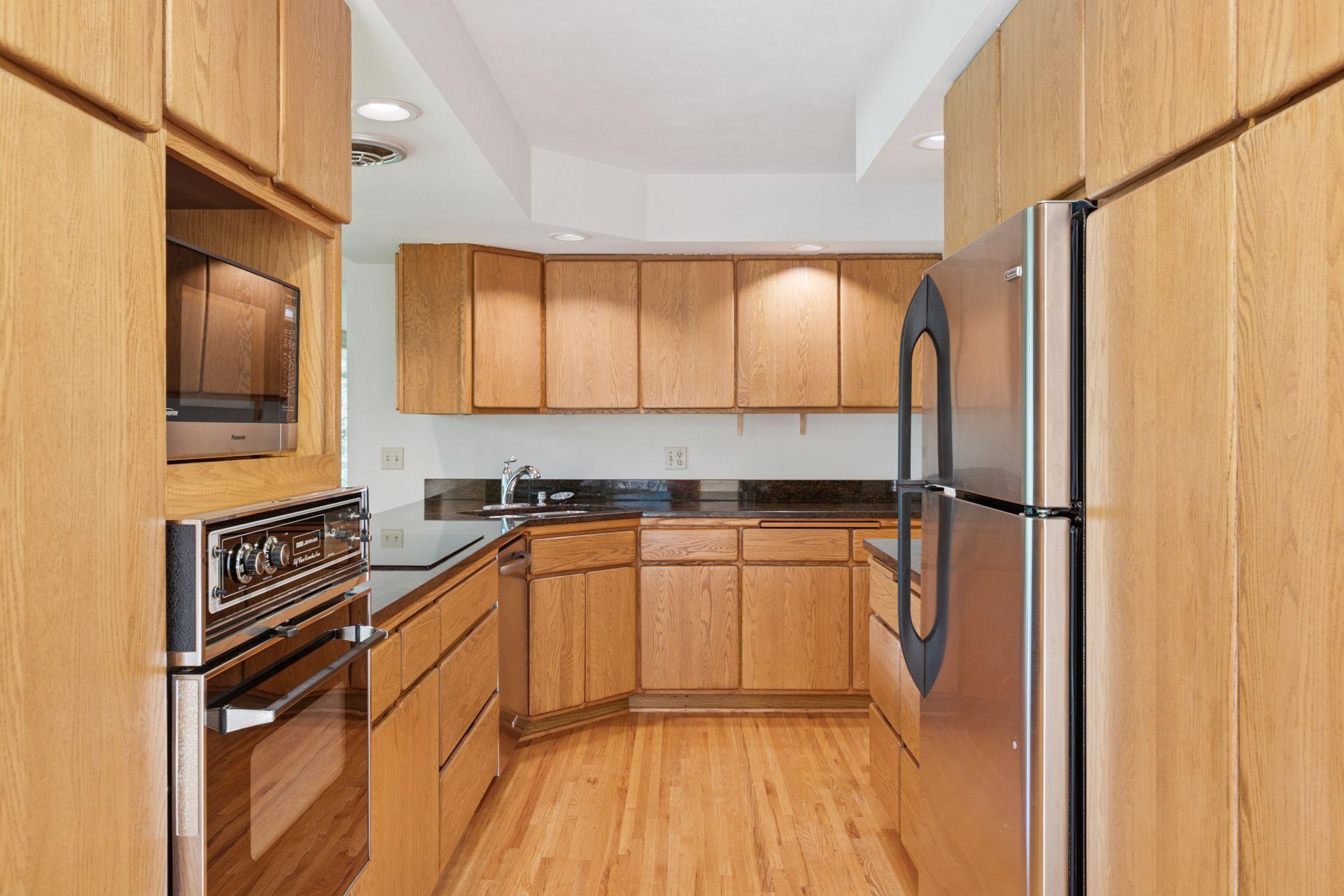 102 W Kraft Road