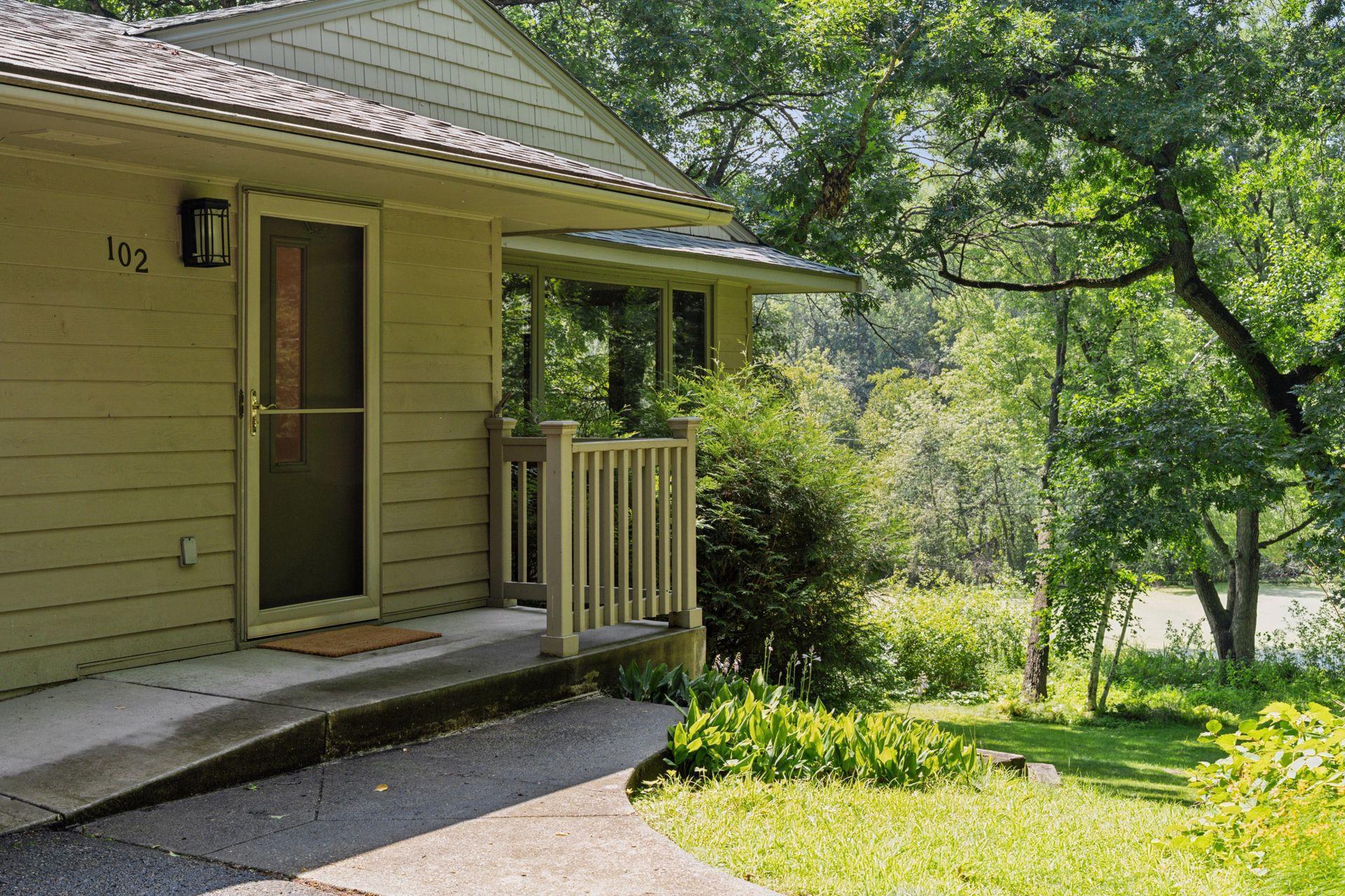 102 W Kraft Road
