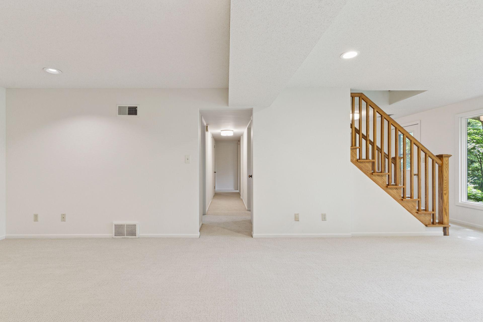 102 W Kraft Road