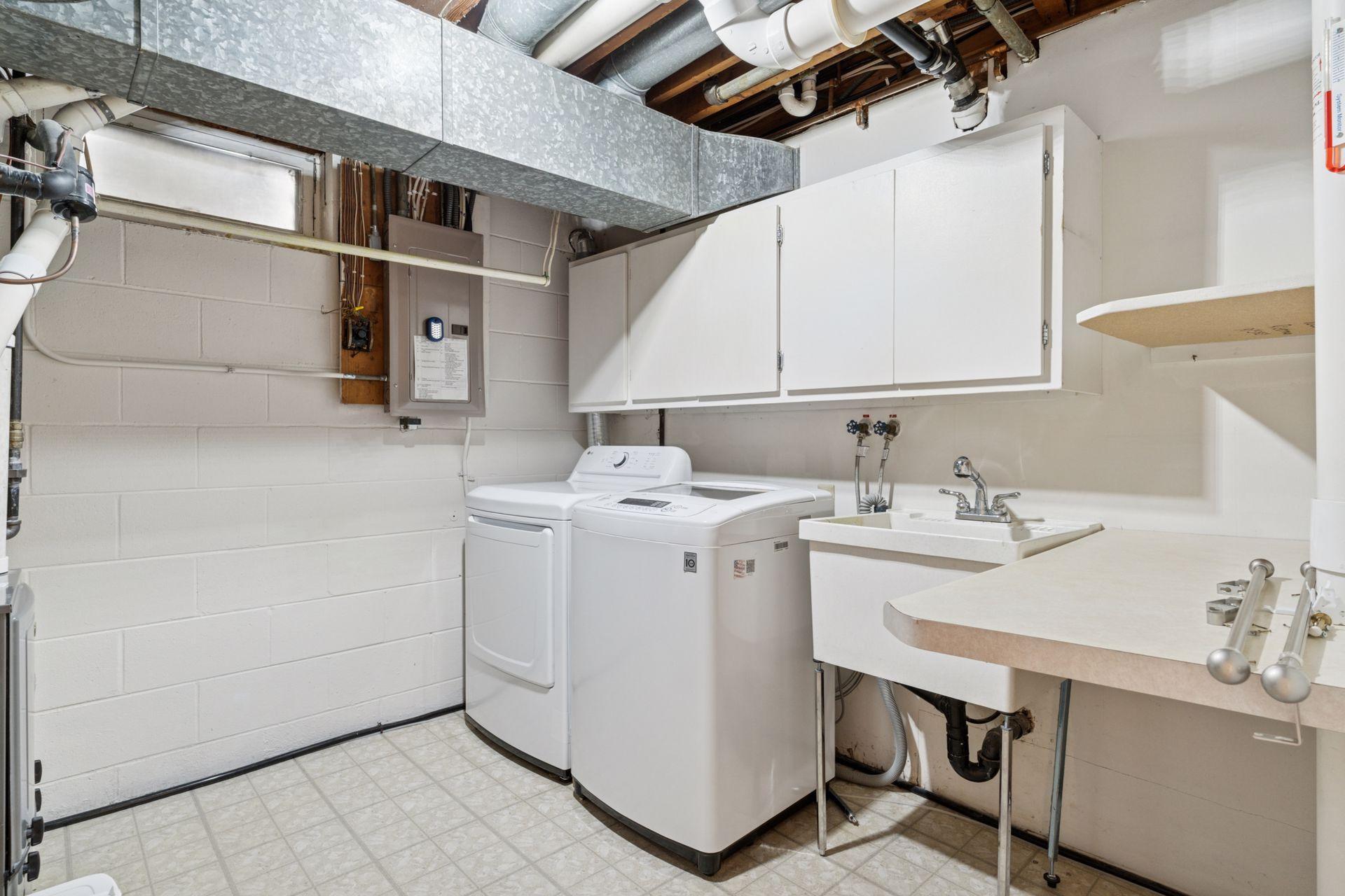 102 W Kraft Road