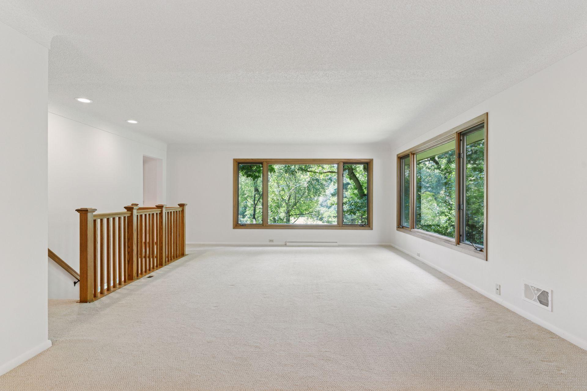 102 W Kraft Road