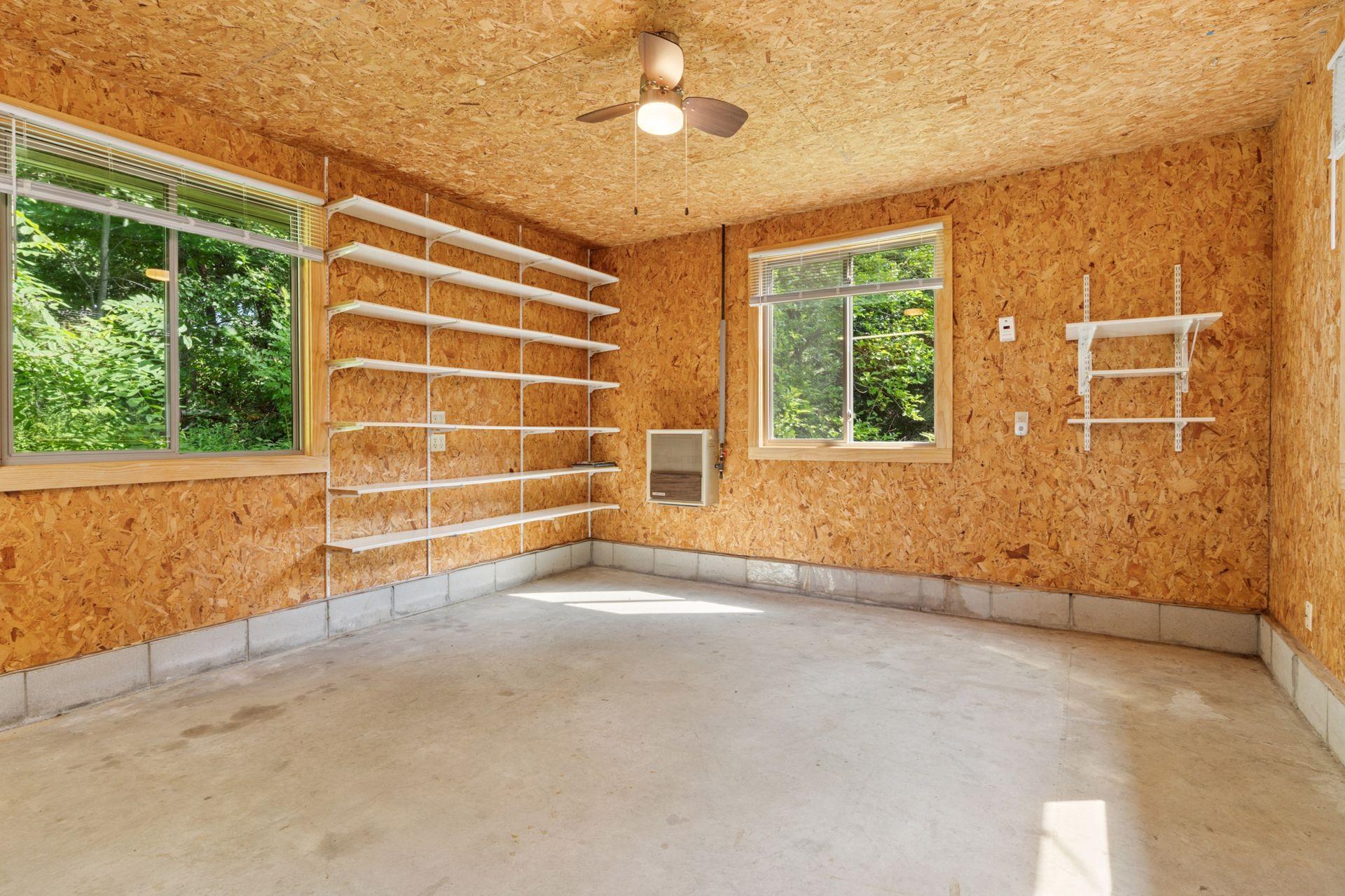 102 W Kraft Road