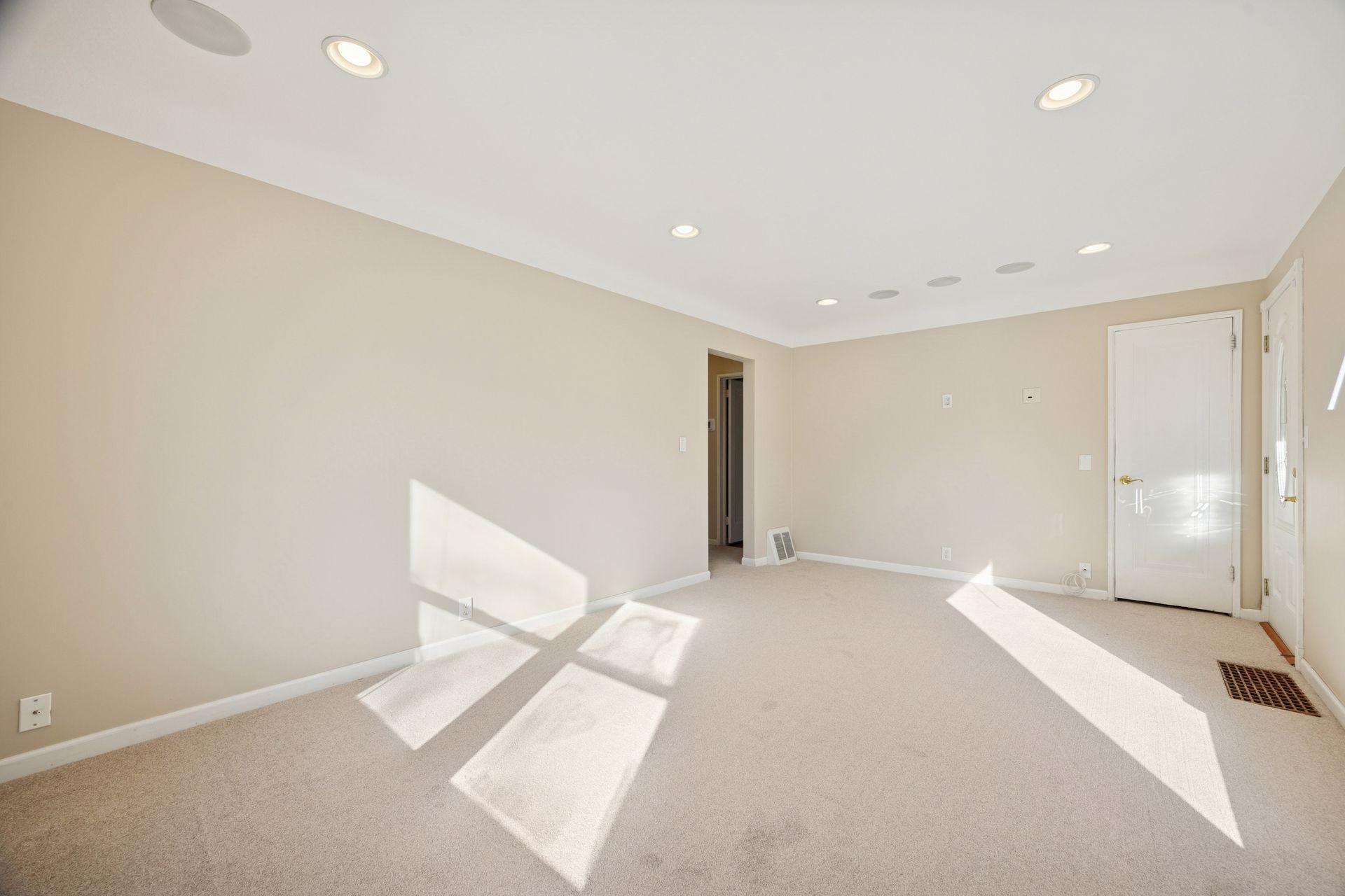 7412 Pillsbury Avenue S