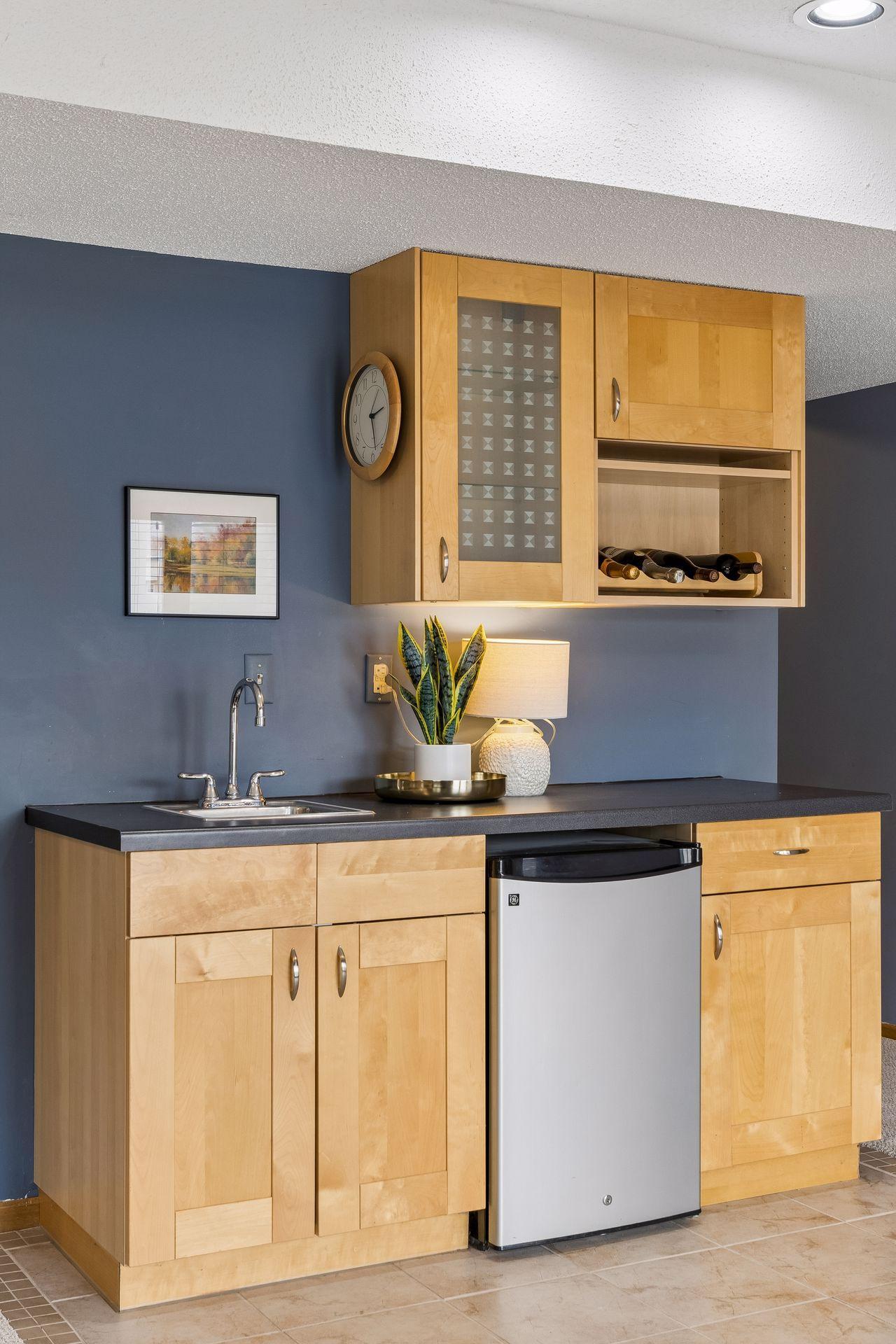 610 Watersedge Terrace