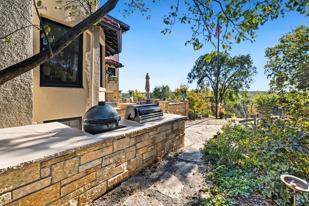 42 Kenwood Parkway