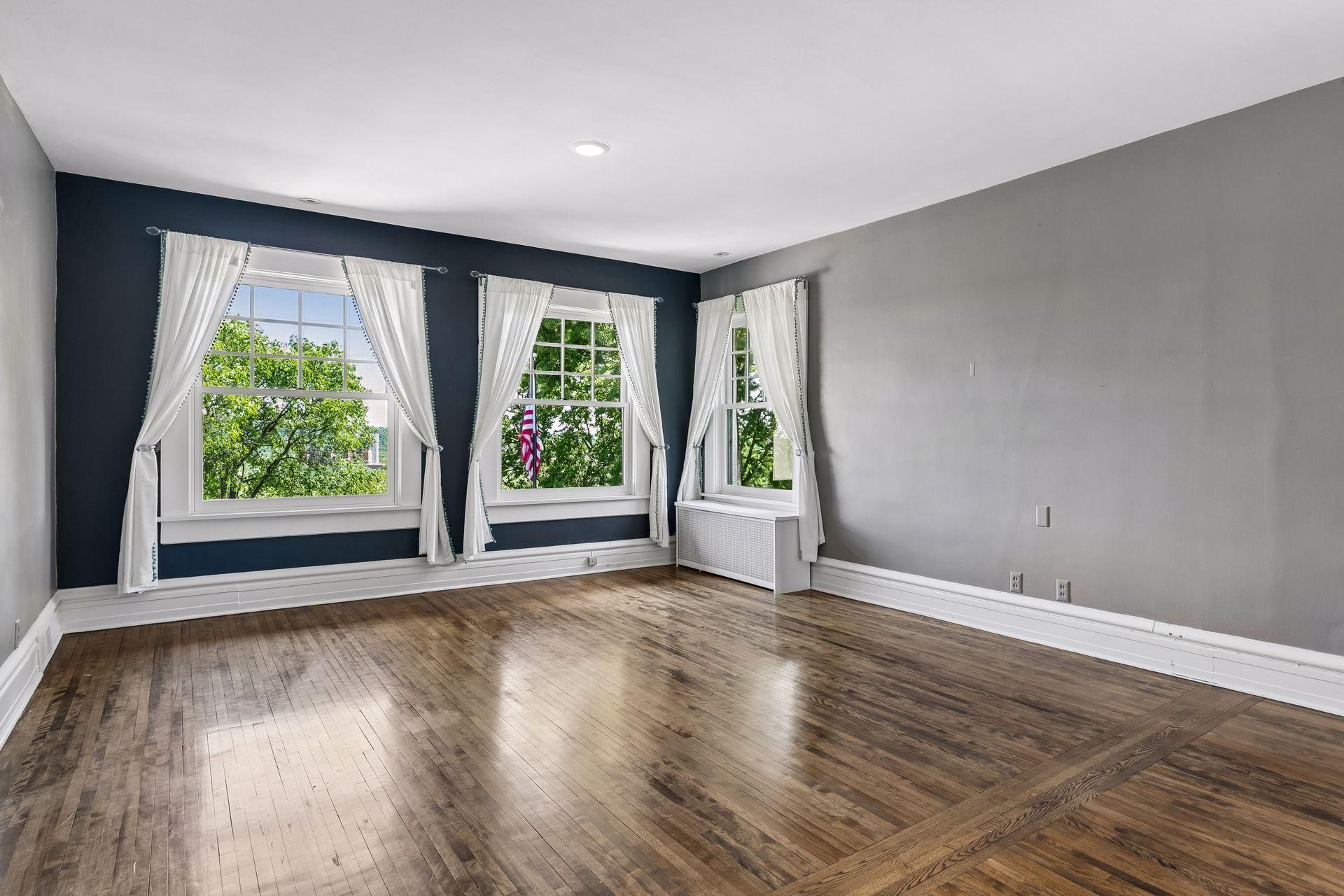 42 Kenwood Parkway