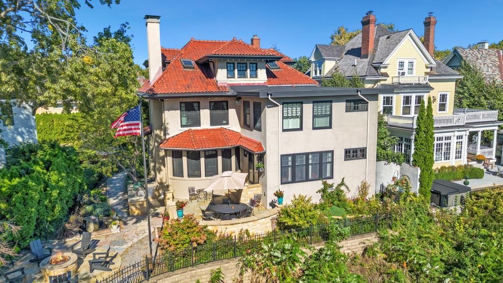 42 Kenwood Parkway