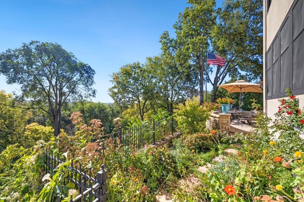 42 Kenwood Parkway
