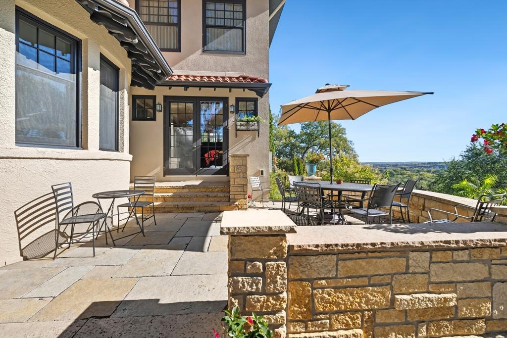42 Kenwood Parkway