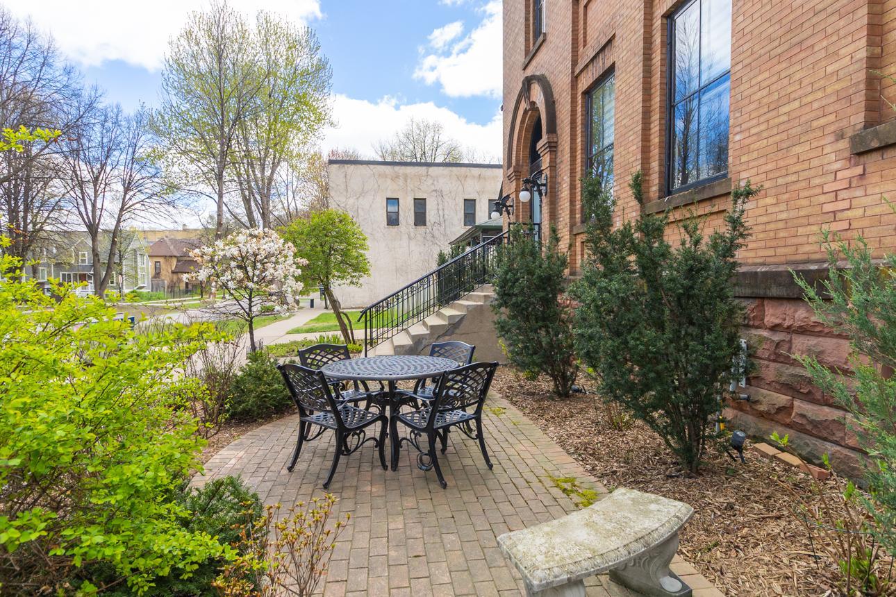 512 Laurel Avenue Unit: 5