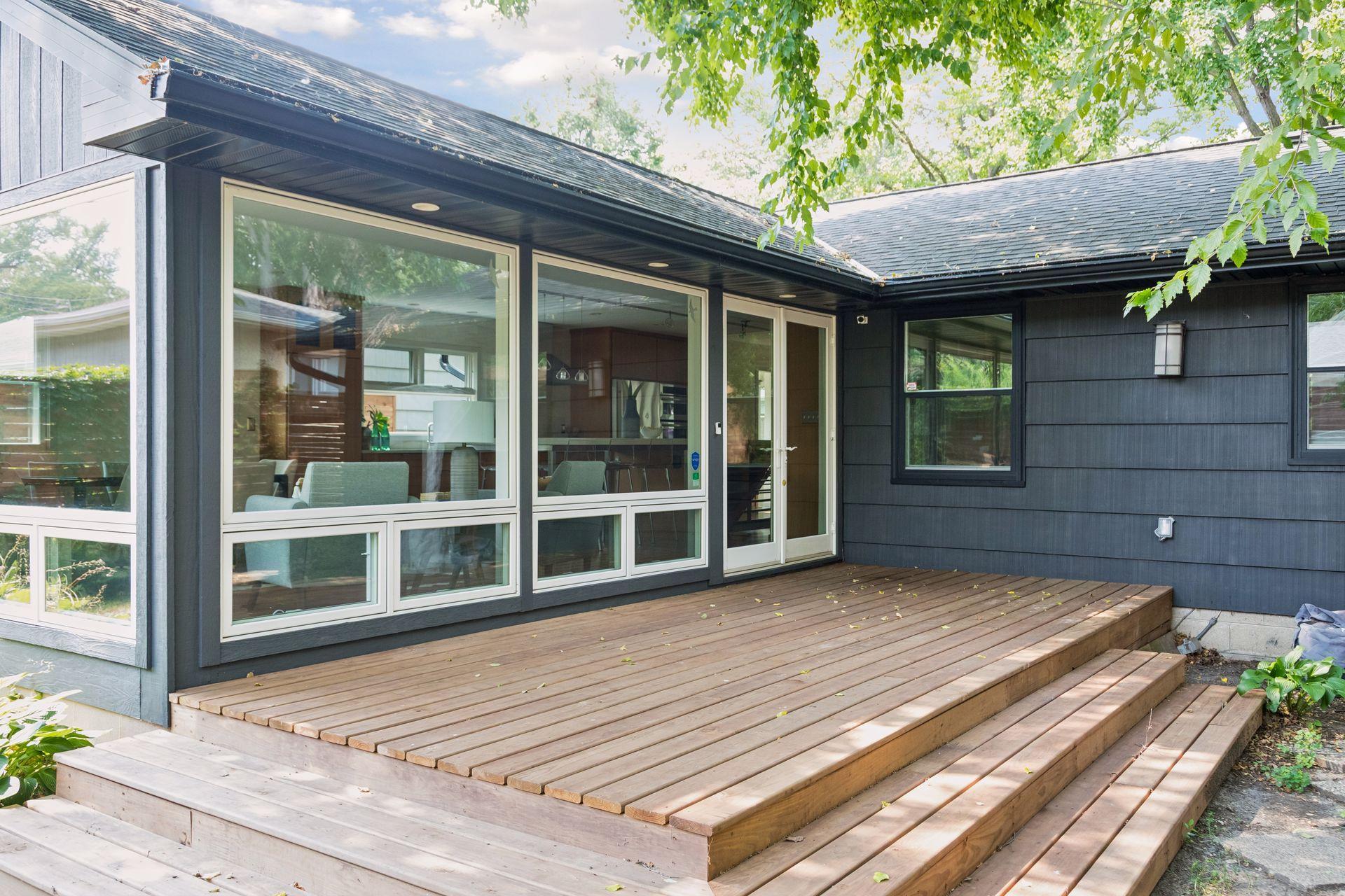 600 Desnoyer Avenue