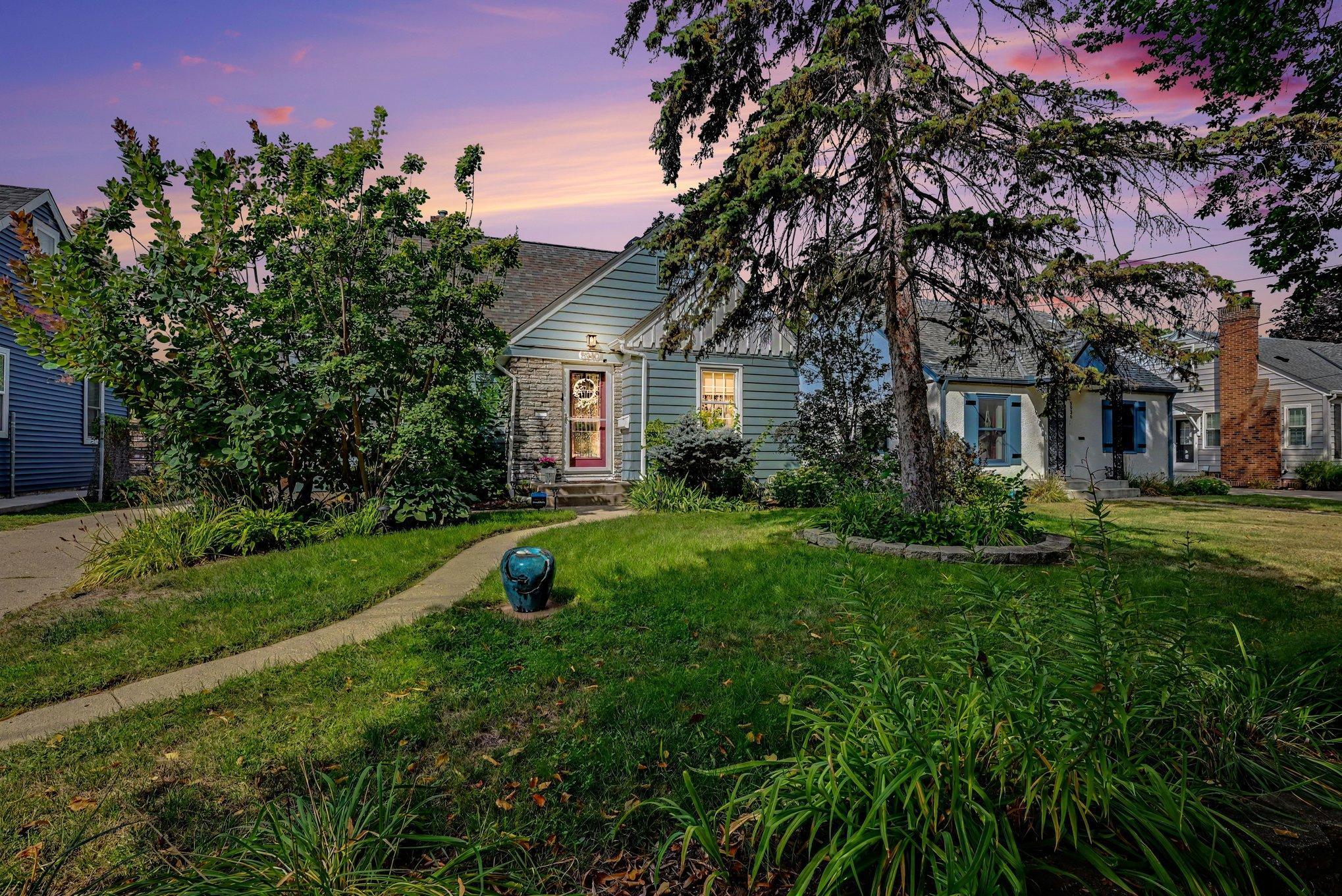5940 Clinton Avenue Minneapolis Mn Us 55419 Nst7130793