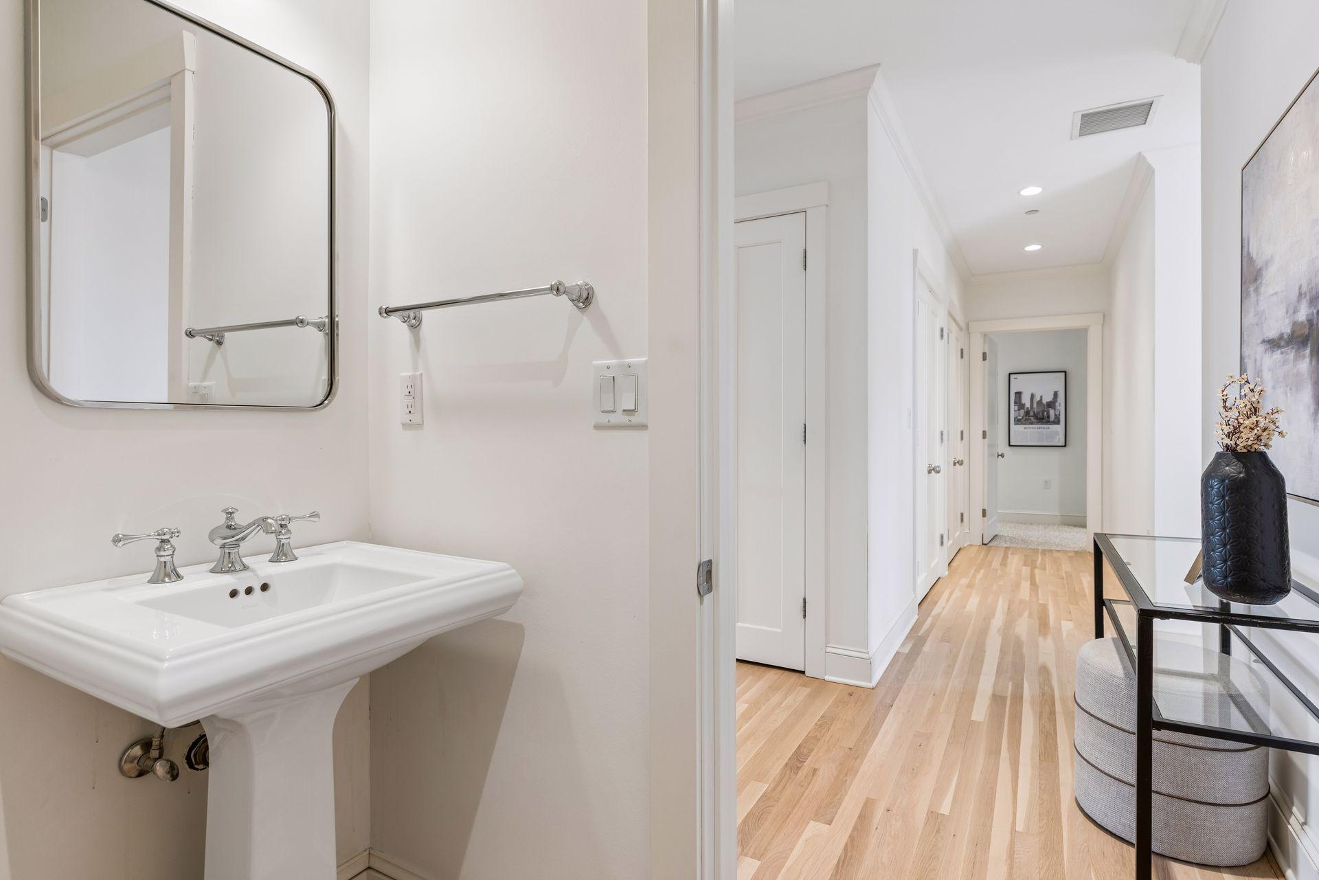 301 Kenwood Parkway Unit: 502