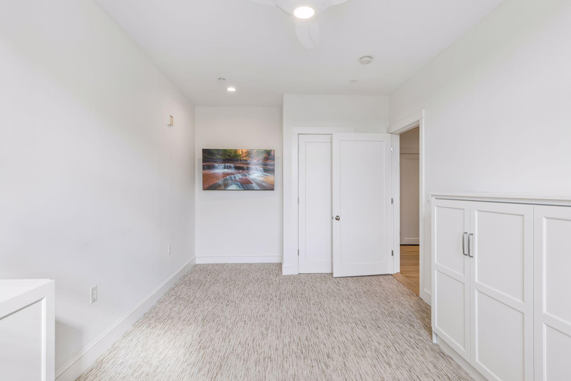 301 Kenwood Parkway Unit: 502