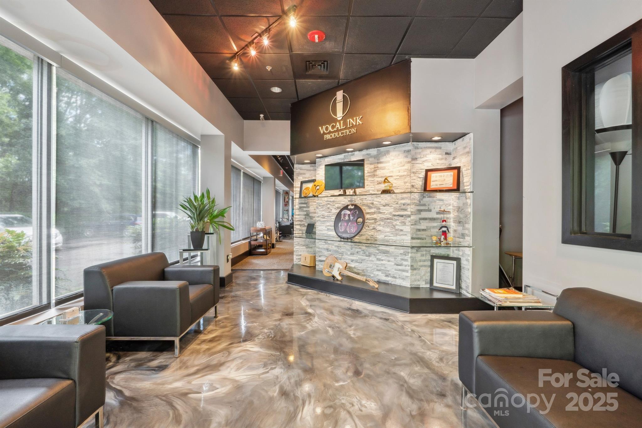 3120 Latrobe Drive