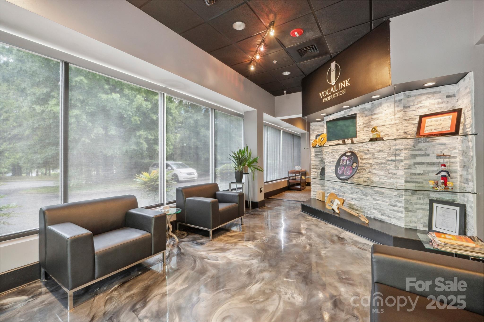 3120 Latrobe Drive