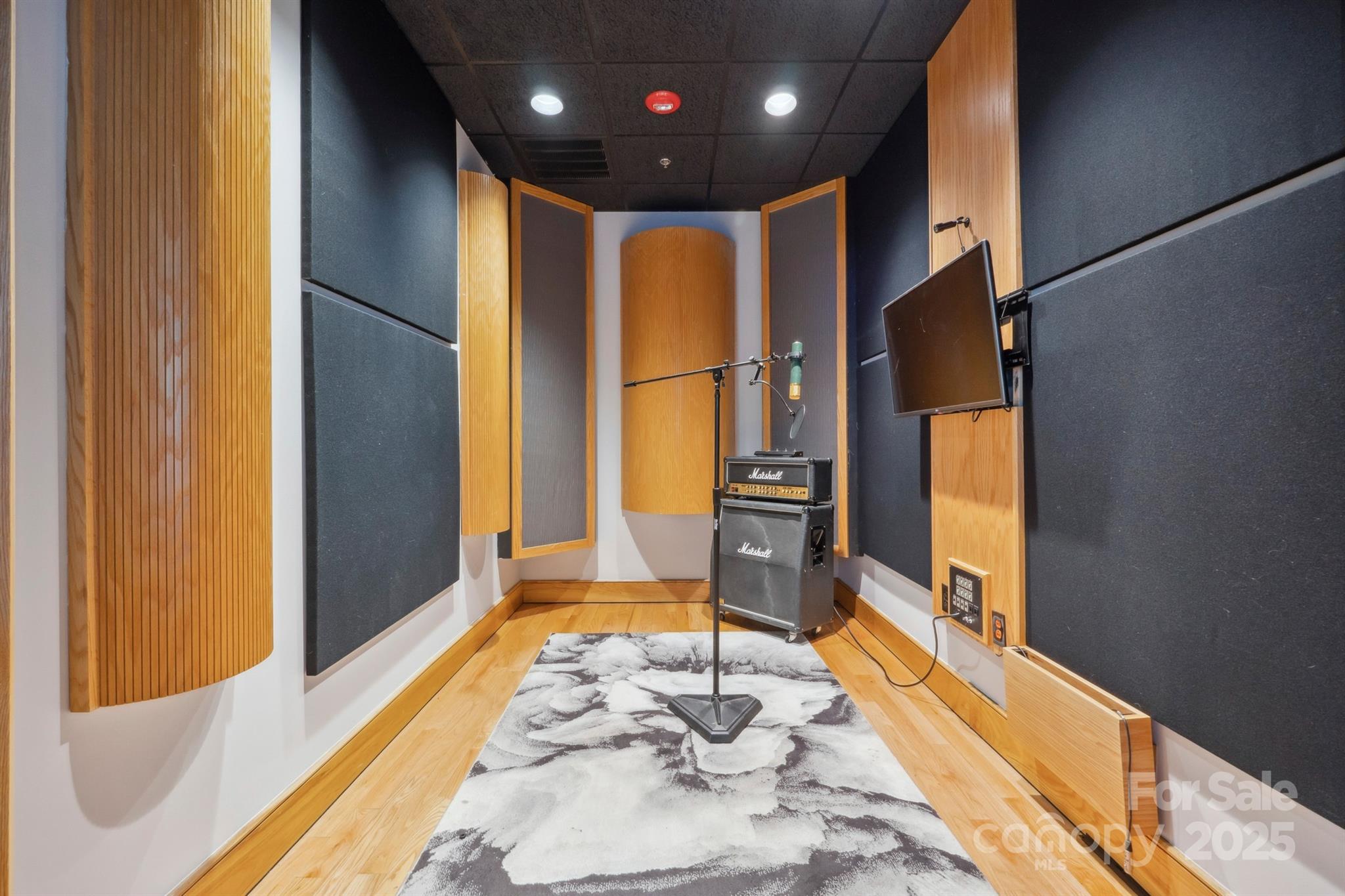 3120 Latrobe Drive