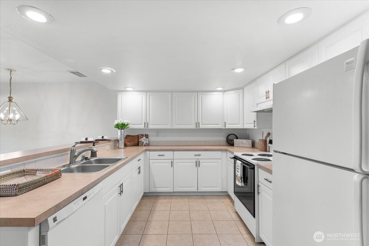 1204 24th Avenue Ct Unit: E27
