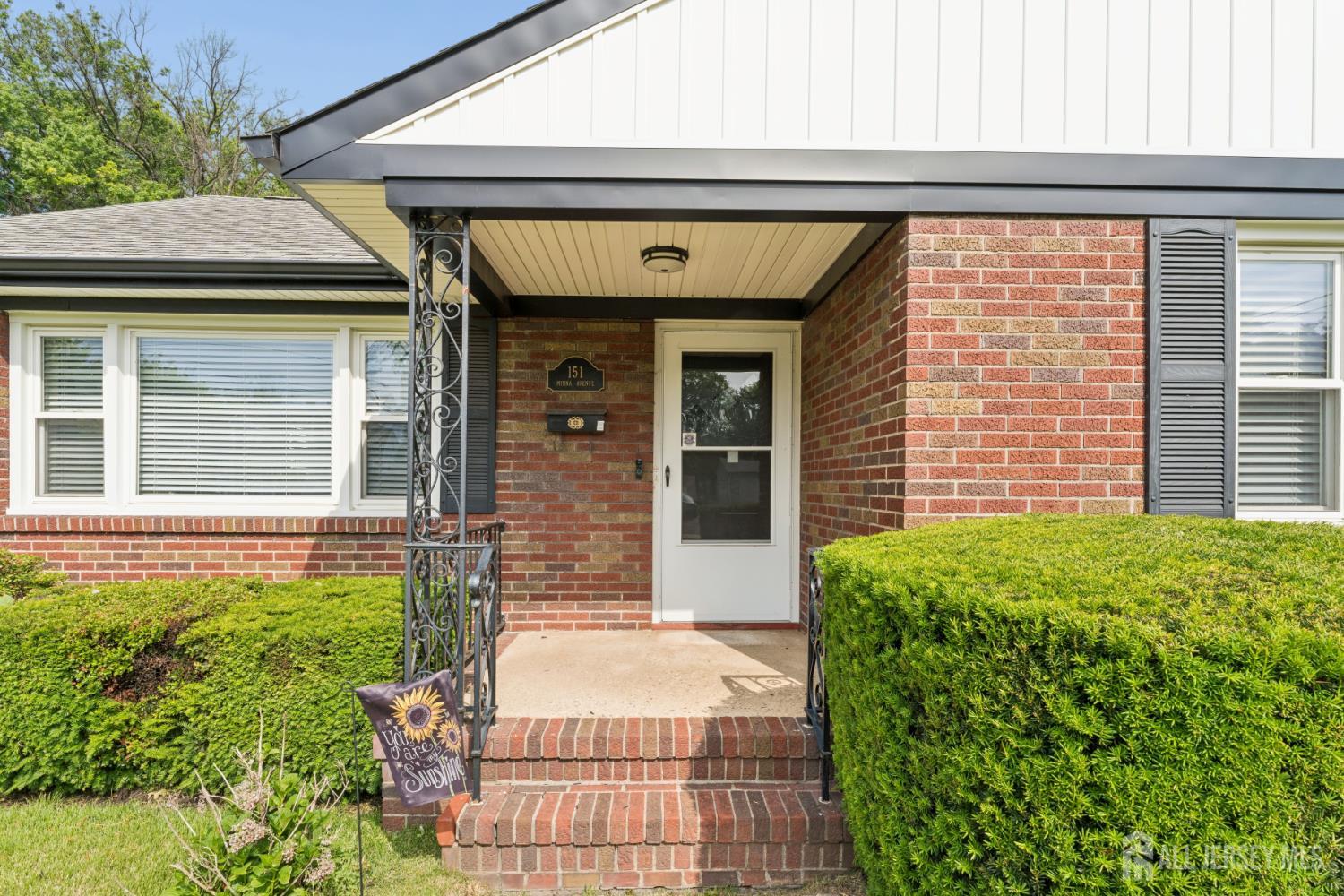 151 Minna Avenue Avenel Nj Us 07001 2617299r