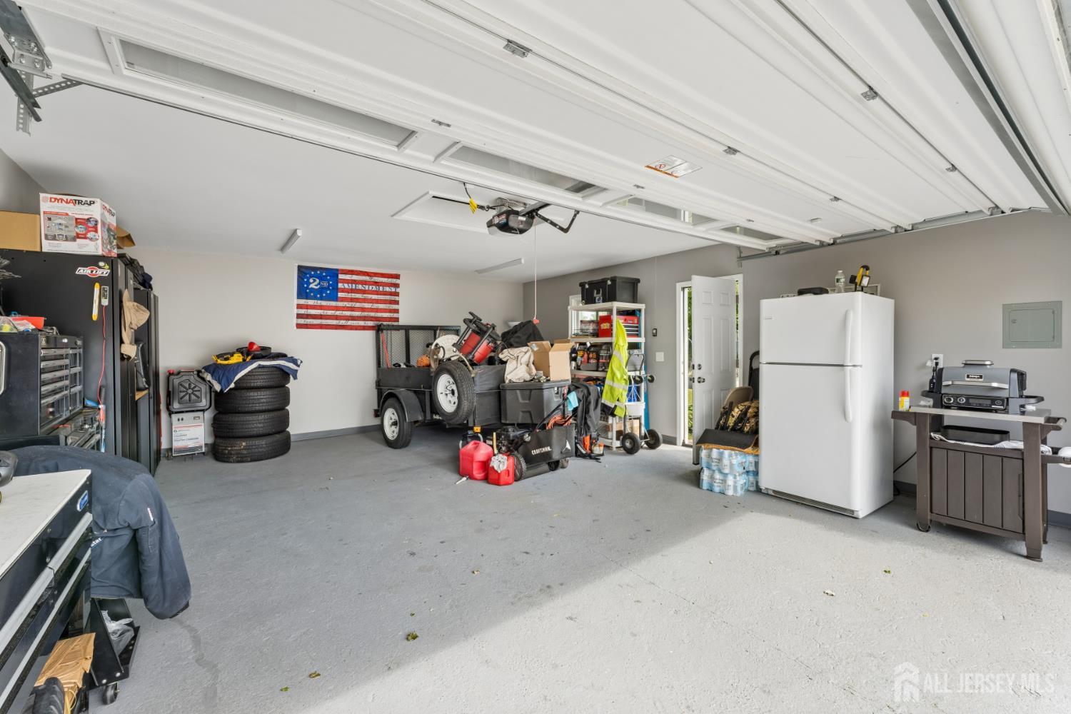151 Minna Avenue