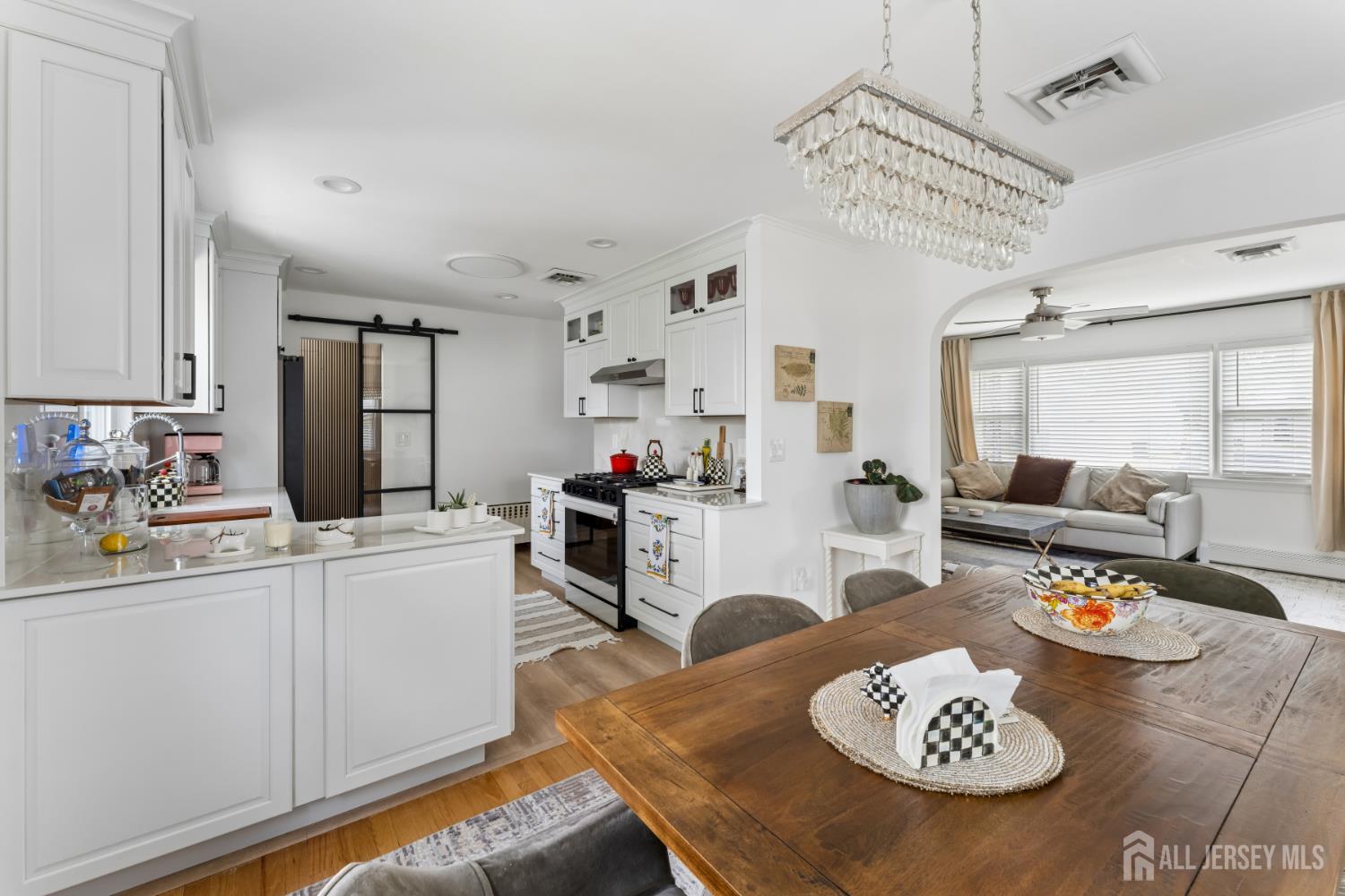 151 Minna Avenue