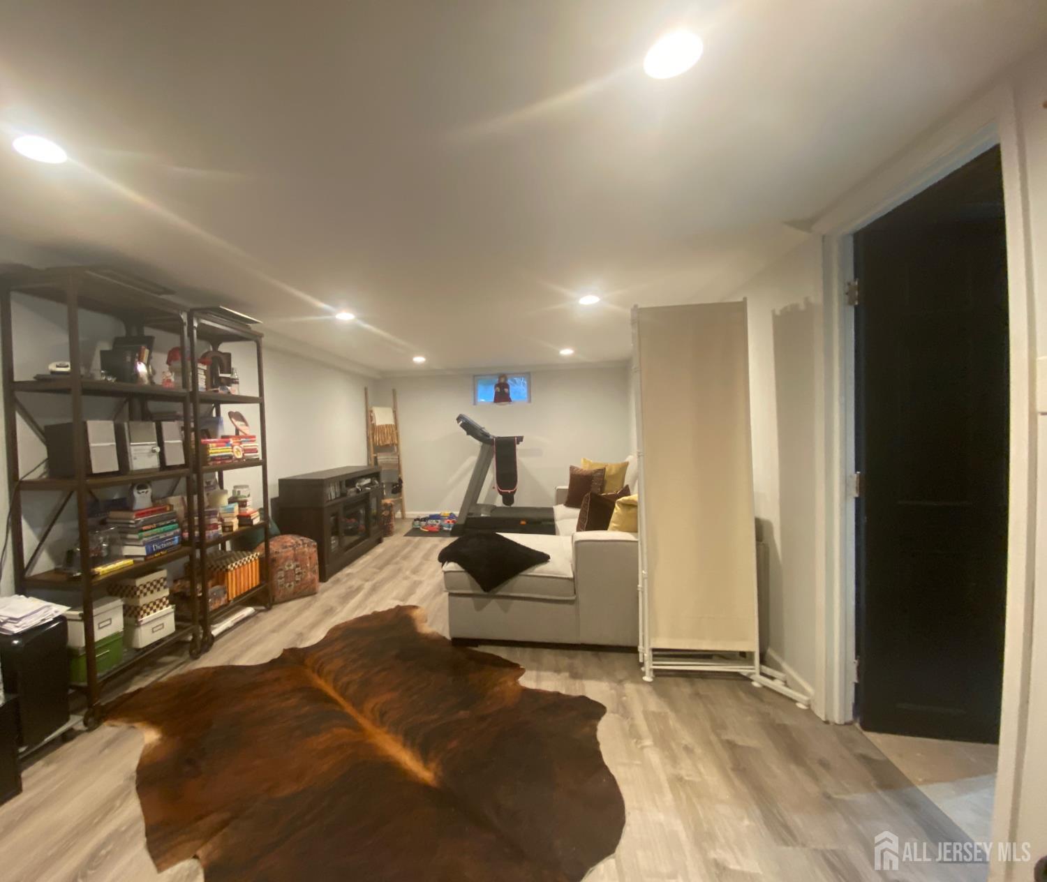 151 Minna Avenue
