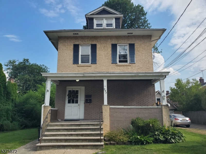 257 Myrtle Ave 2