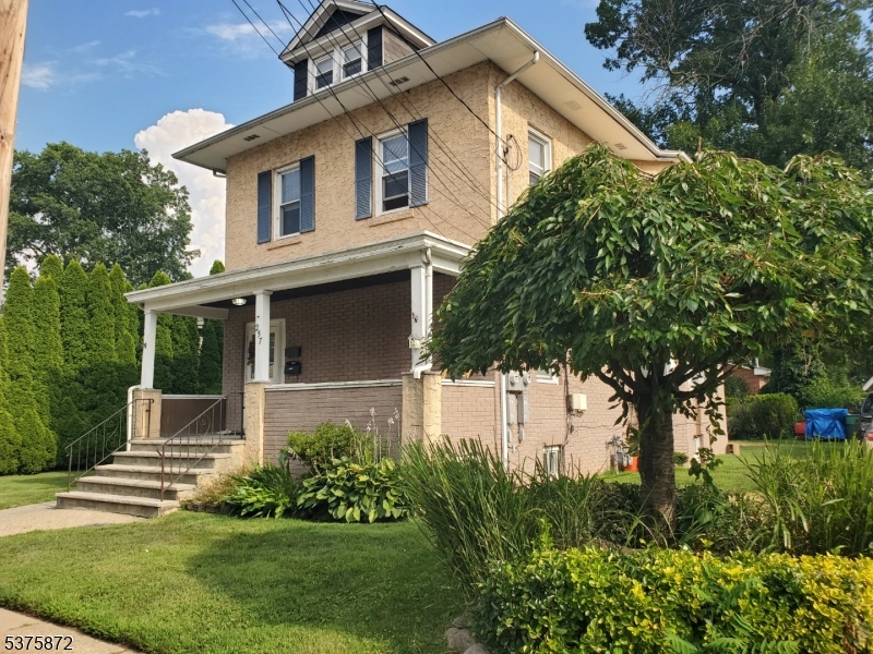 257 Myrtle Ave 2