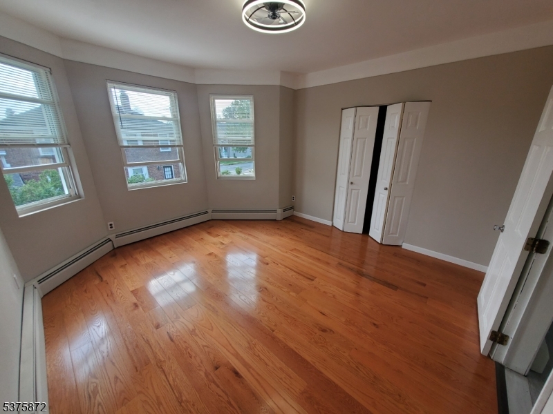 257 Myrtle Ave 2