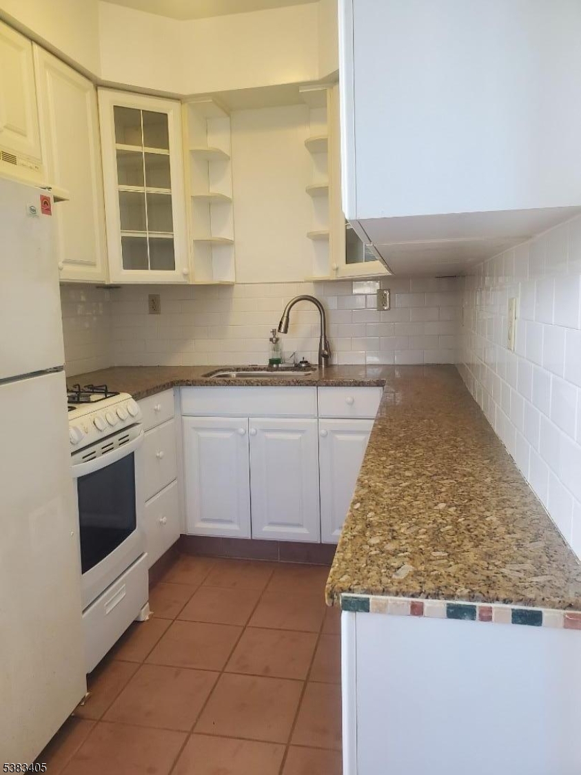 269 Willow Ave 7