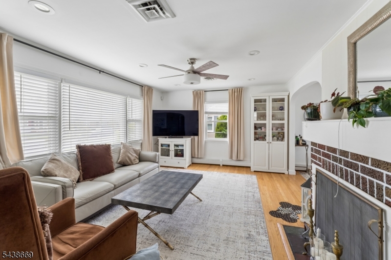 151 Minna Ave