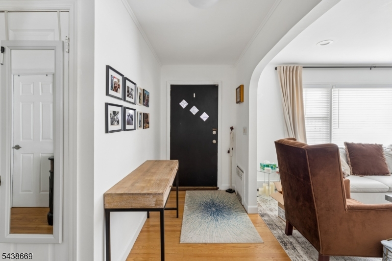 151 Minna Ave