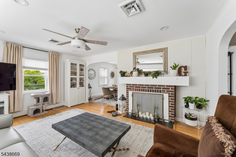 151 Minna Ave