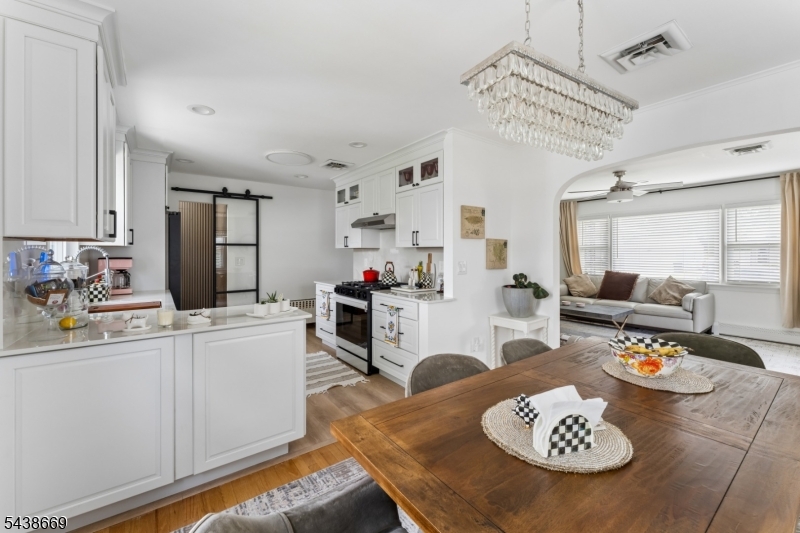 151 Minna Ave