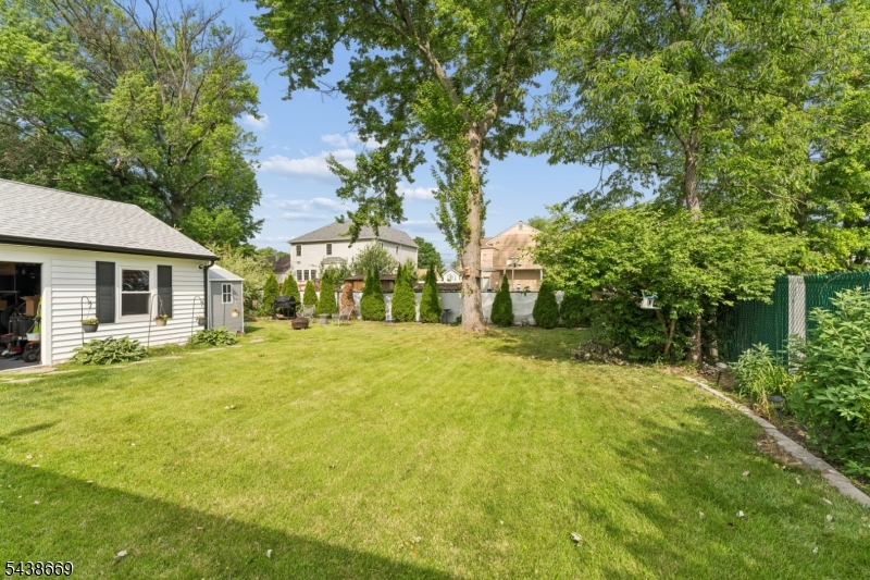 151 Minna Ave