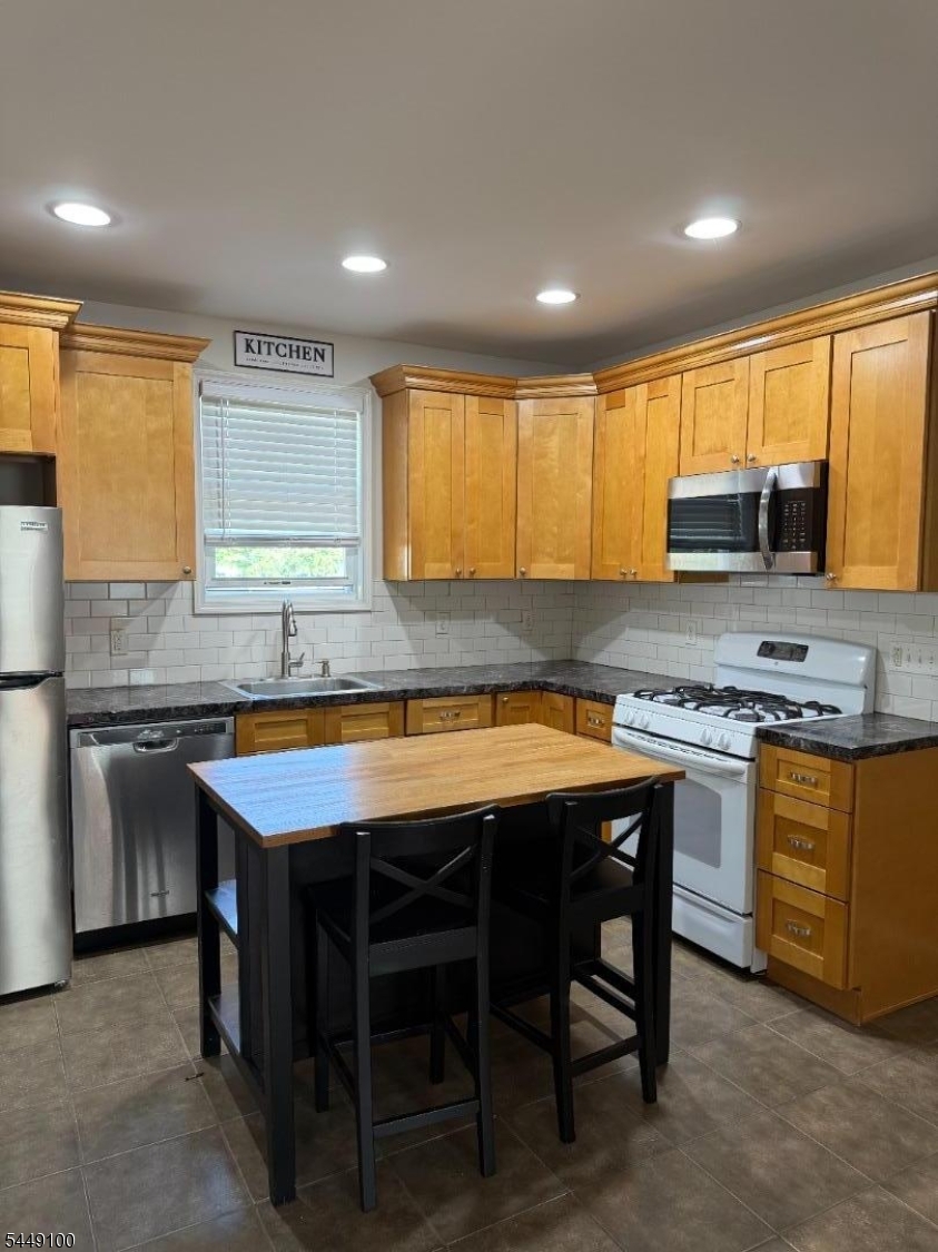 264 Myrtle Ave 2