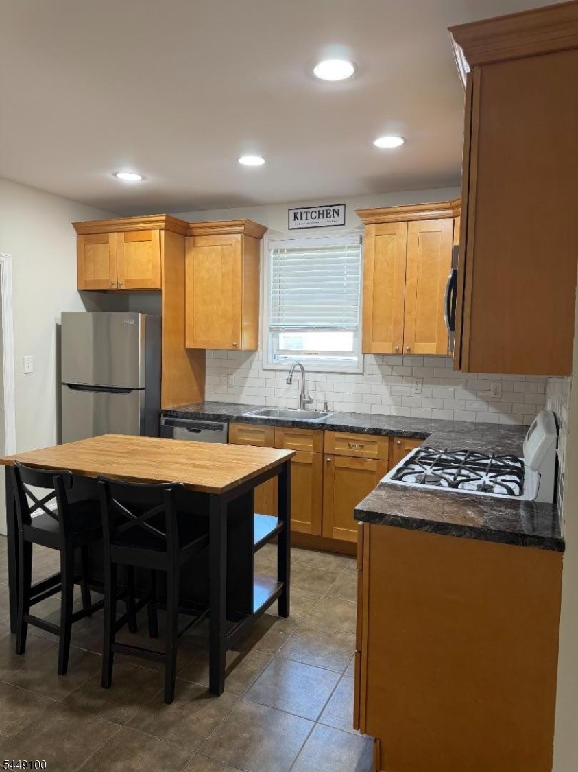264 Myrtle Ave 2